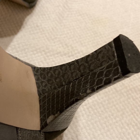 Bisou Bisou Michele Bohbot Retro Leather and Suede Peep Toe Pumps Heels Size 8M - Picture 12 of 14